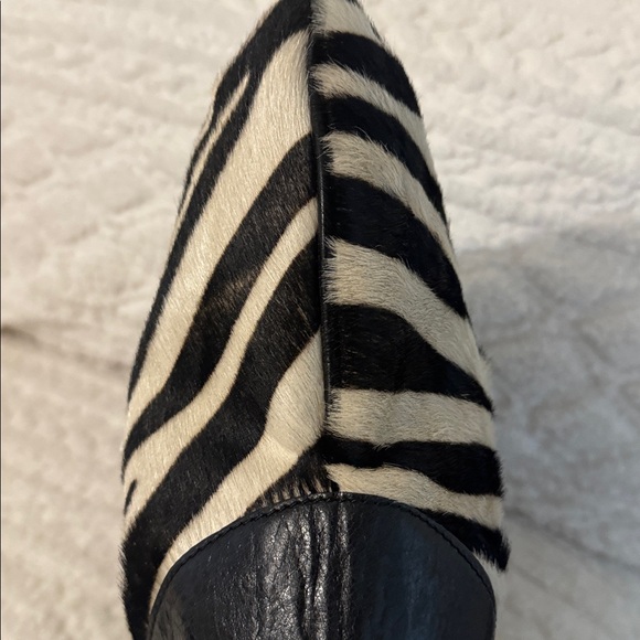 Tanner Black and White Zebra Fur Print Women's Bag - Picture 8 of 16